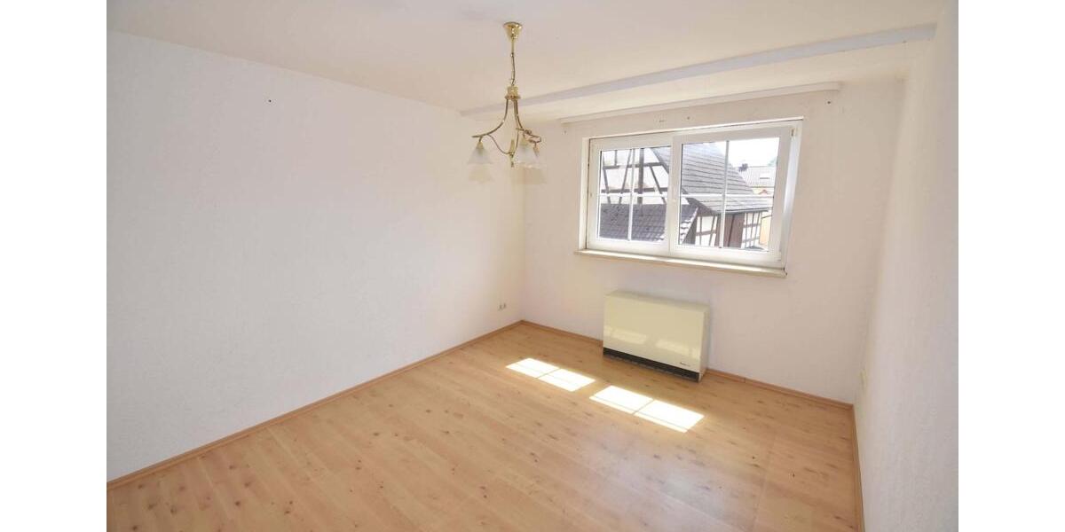 Mehrfamilienhaus, Wohnhaus Scheßlitz - 18 Zimmer, 240 m&sup2;, 125.000&euro; | Angebot:27428765