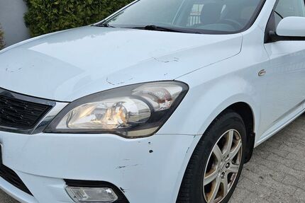Kia ceed / Ceed 187.000 km 2.990 &euro; Regensburg 93057
