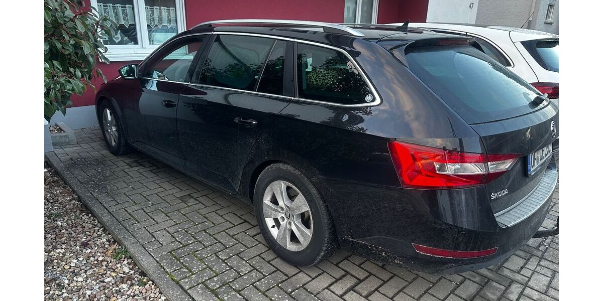 Skoda Superb 118.900 km 16.300 &euro; Seligenstadt 63500
