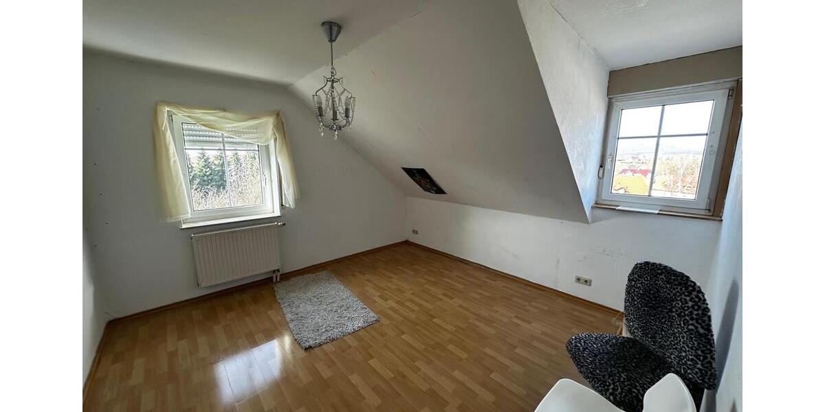 Dachgeschoßwohnung Hünfeld - 3 Zimmer, 75 m&sup2;, 600&euro; | Angebot:26285035