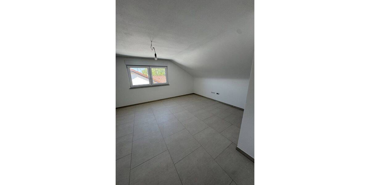 Etagenwohnung Backnang - 3 Zimmer, 74 m&sup2;, 1.100&euro; | Angebot:26914859