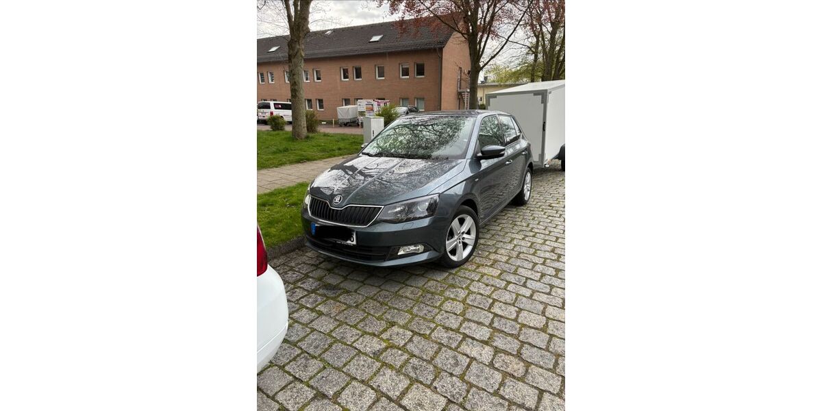 Skoda Fabia 53.500 km 8.900 &euro; Bremerhaven 27580