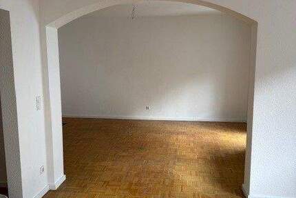 Frisch sanierte 2 Zimmerwohnung mit Balkon in Riehl zimmer