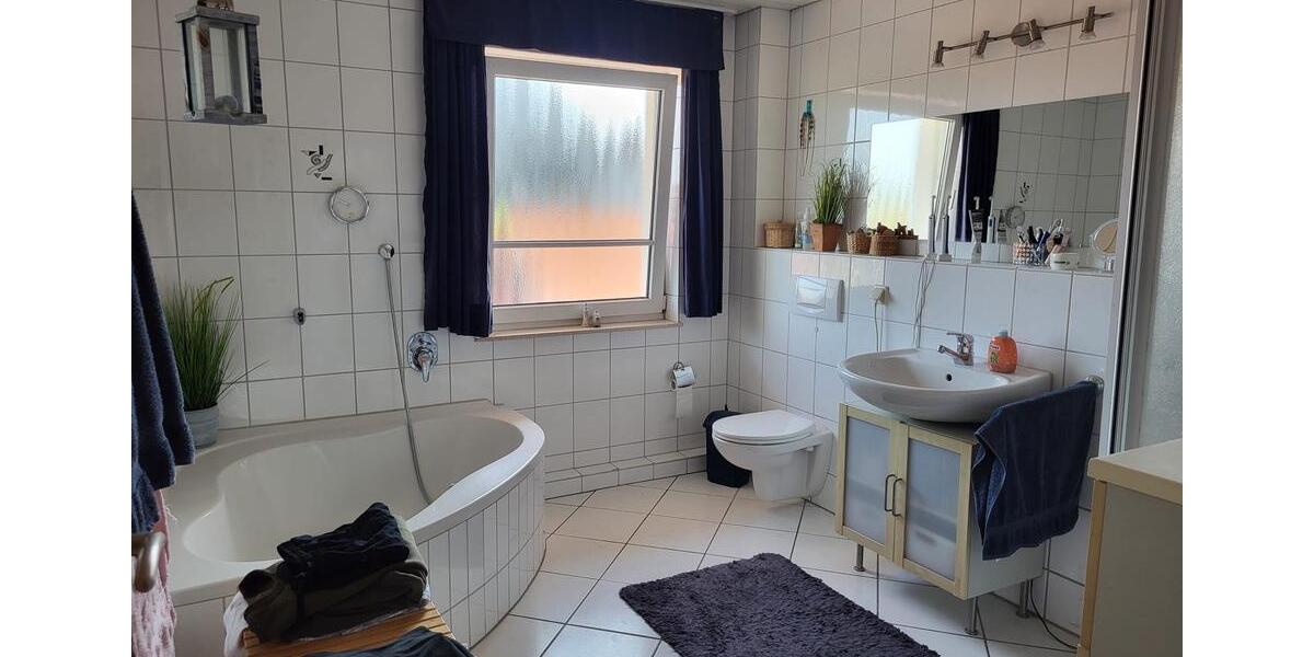 Doppelhaushälfte Leopoldshöhe - 6 Zimmer, 160 m&sup2;, 450.000&euro; | Angebot:26836319
