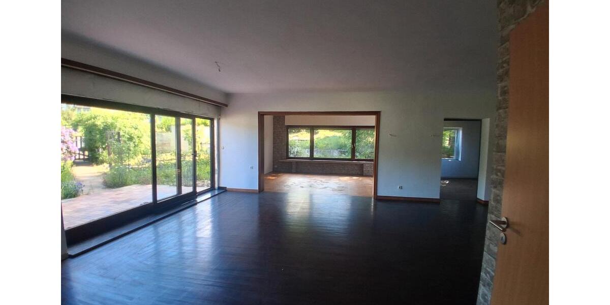 Erdgeschoßwohnung Hellenthal - 4 Zimmer, 120 m&sup2;, 900&euro; | Angebot:26502617