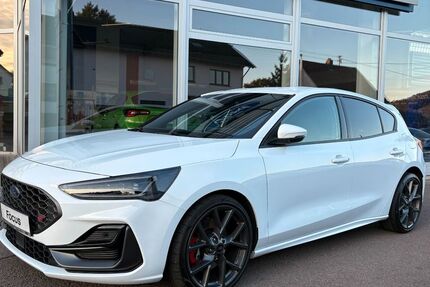 Ford Focus 15.000 km 32.800 € Losheim am See 66679