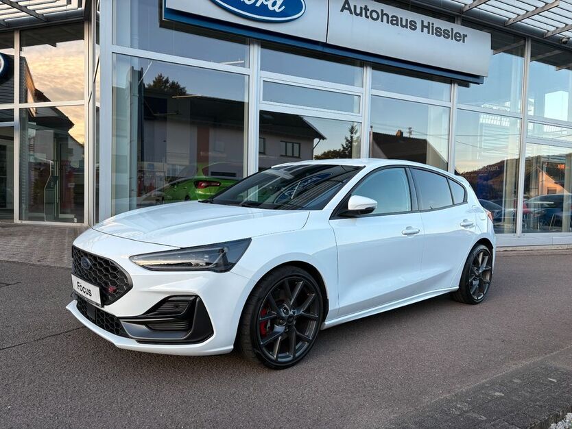 Ford Focus 15.000 km 32.800 € Losheim am See 66679