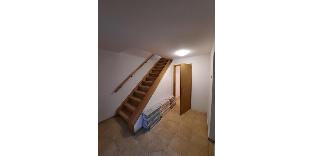 Etagenwohnung Durach - 3 Zimmer, 95 m&sup2;, 1.300&euro; | Angebot:26321397