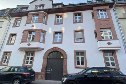 Kernsanierte 3-Zimmer Stadtwohnung im historischen Kutscherhaus - modern wohnen im Herzen der Stadt 3 zimmer