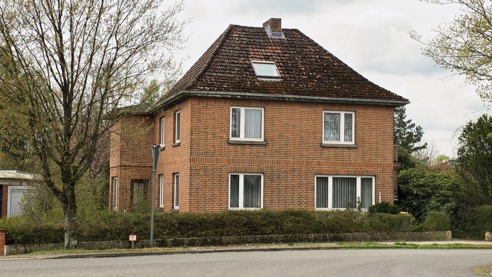 Einfamilienhaus Suderburg - 9 Zimmer, 180 m&sup2;, 249.000&euro; | Angebot:27156443