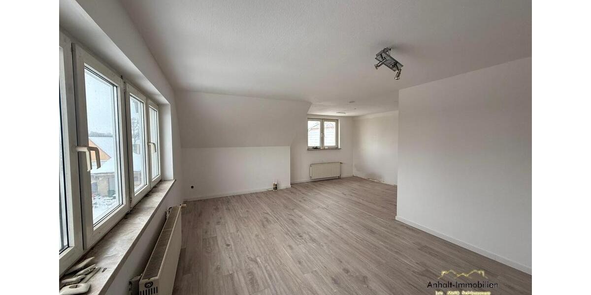 Dachgeschoßwohnung Südliches Anhalt - 2 Zimmer, 56 m&sup2;, 315&euro; | Angebot:24690924