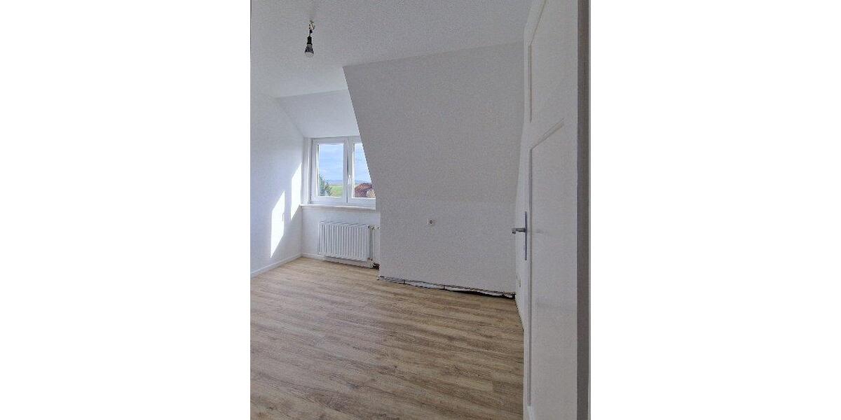 Dachgeschoßwohnung Achern - 3 Zimmer, 46 m&sup2;, 320&euro; | Angebot:25990836