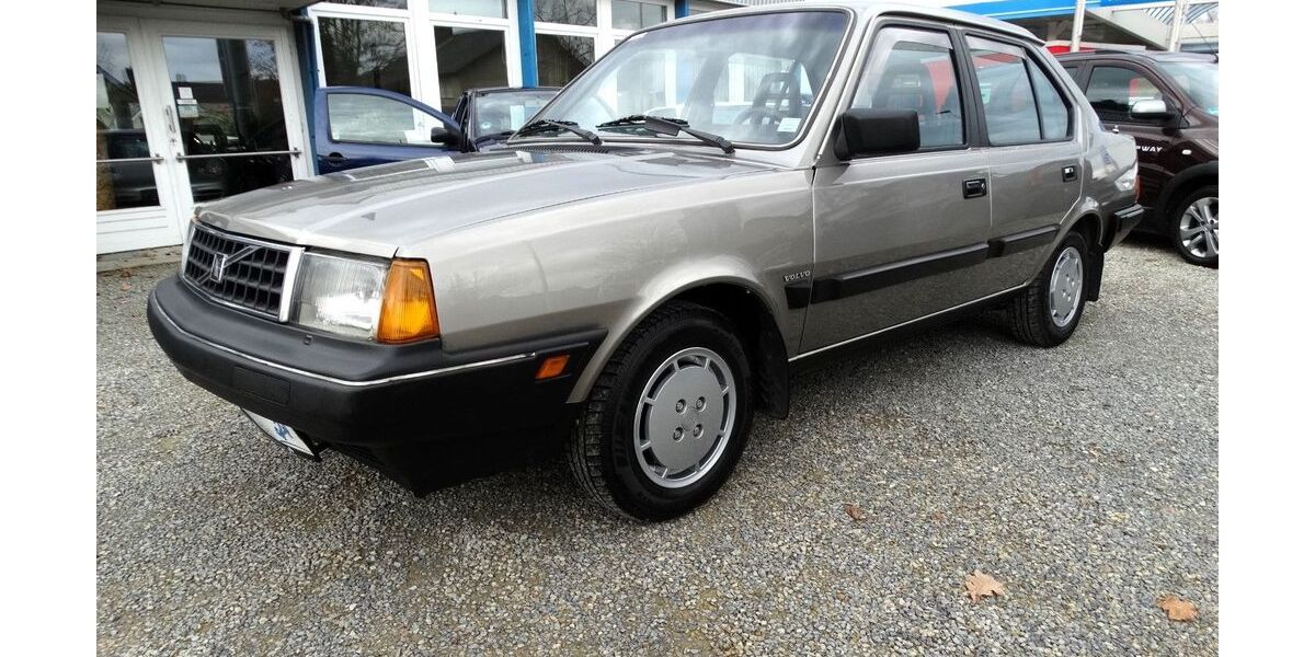Volvo 360 140.000 km 4.950 &euro; Vlotho 32602