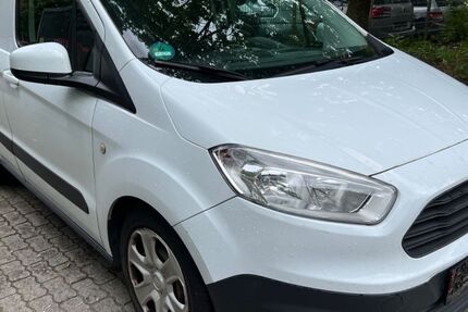 Ford Transit Courier 211.000 km 4.990 € Hamburg 22043