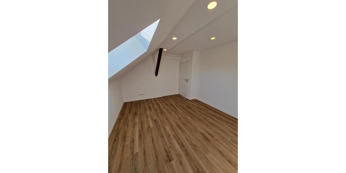 Dachgeschoßwohnung Zörbig - 3 Zimmer, 80 m&sup2;, 760&euro; | Angebot:25408249