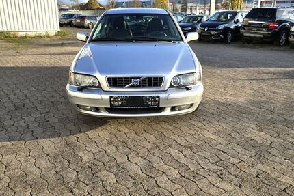 Volvo V40 220.000 km 2.200 &euro; Garbsen/ Hannover 30827