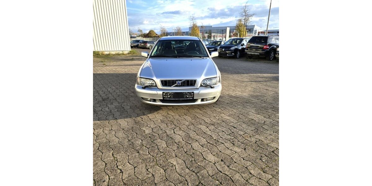 Volvo V40 220.000 km 2.200 &euro; Garbsen/ Hannover 30827