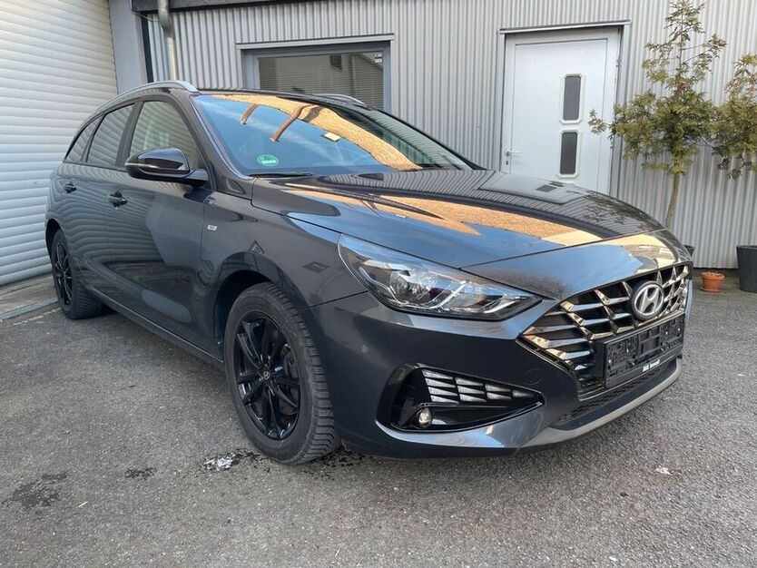 i30