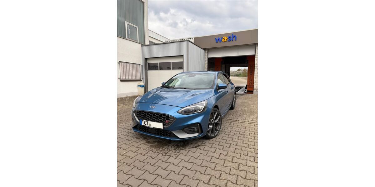 Ford Focus 77.500 km 25.500 &euro; Tuttlingen 78532