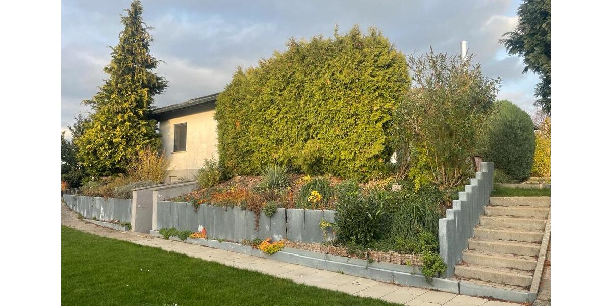 7 Zi. Haus Bungalow mit Einliegerwohnung und PV-Anlager 7 zimmer