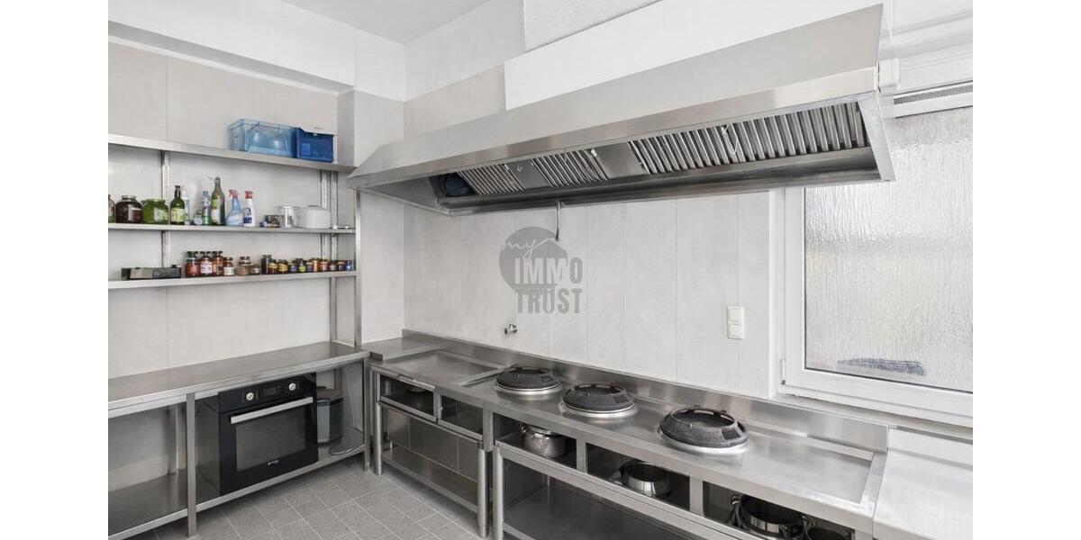 PERFEKT FÜR KONZEPTE, DIE AUFFALLEN WOLLEN - EIN ORT, DER IM GEDÄCHNIS BLEIBT: HISTORISCHE ARCHITEKTUR MIT INDIVIDUELLEM CHARME zimmer