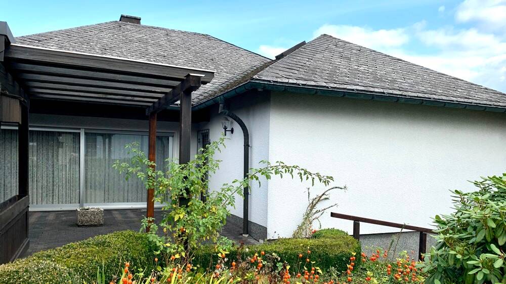 Einfamilienhaus Wenden / Hillmicke Hillmicke - 6 Zimmer, 240 m&sup2;, 450.000&euro; | Angebot:26377324