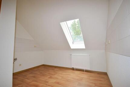 Charmante und großzügige Dachgeschoßwohnung!