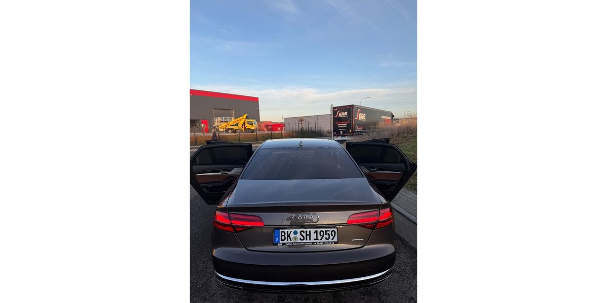 Audi A8 170.000 km 33.500 &euro; Backnang 71522