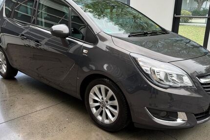 Opel Meriva 62.111 km 8.999 &euro; München 80636