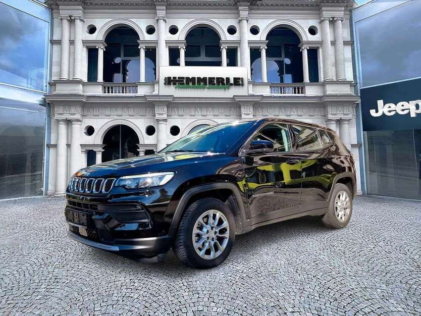 Jeep Compass 12.674 km 24.990 € München 81827