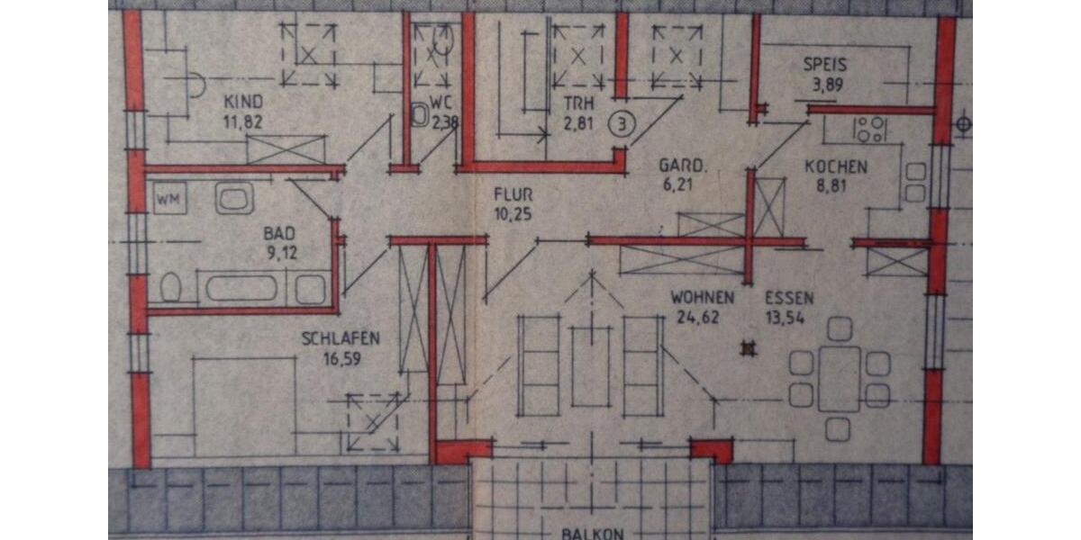 Großzügig geschnittene 3-Zi-Wohnung mit Balkon und Einbauküche zimmer