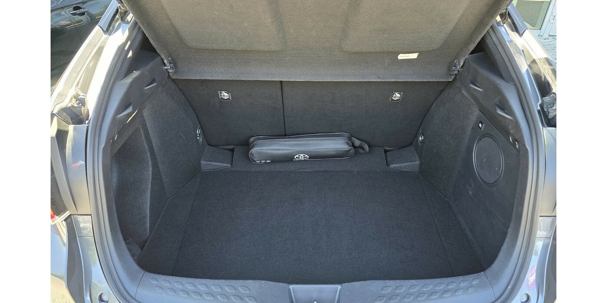 Toyota C-HR 1.2 LOUNGE/KAMERA/NAVI/LEDER/JBL/PDC 119.381 km 12.900 &euro; Villingen-Schwenningen 78054