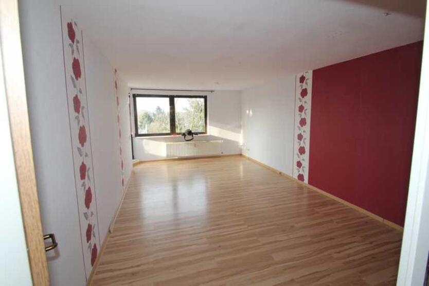 Schöne 3 12 Raum Wohnung mit Gäste WC, WBS erforderlich