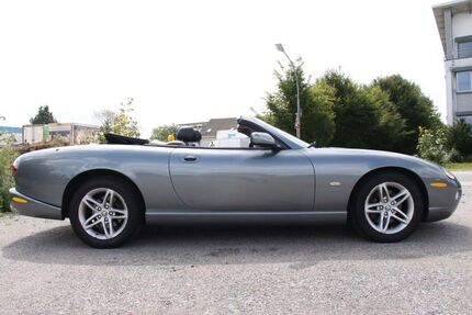 Jaguar XK8
