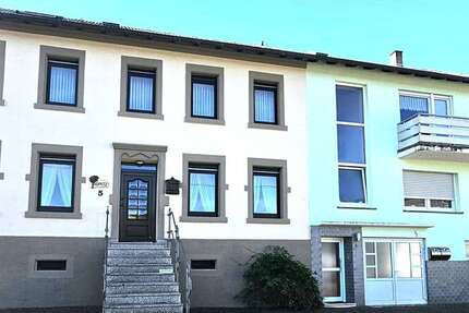 Haus Schmelz - 12 Zimmer, 270 m&sup2;, 220.000&euro; | Angebot:26195264