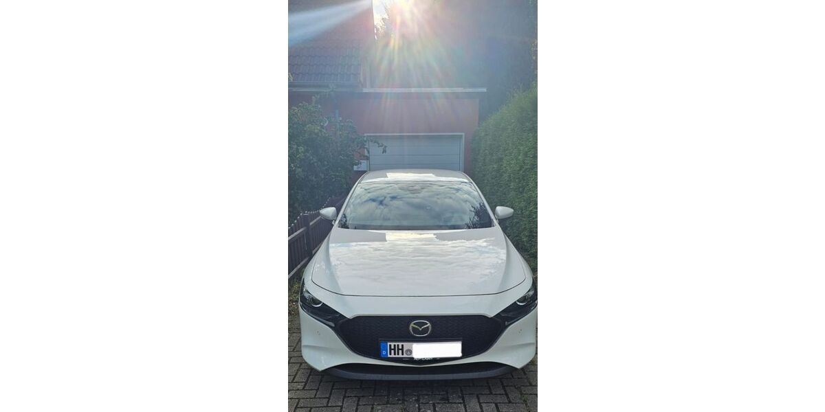 Mazda 3 9.747 km 22.999 &euro; Hamburg 22419