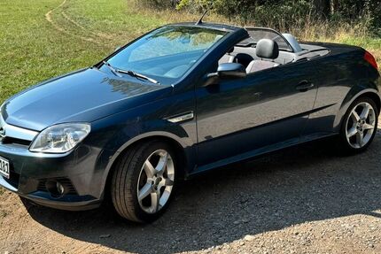 Opel Tigra 102.000 km 2.990 &euro; München 81827