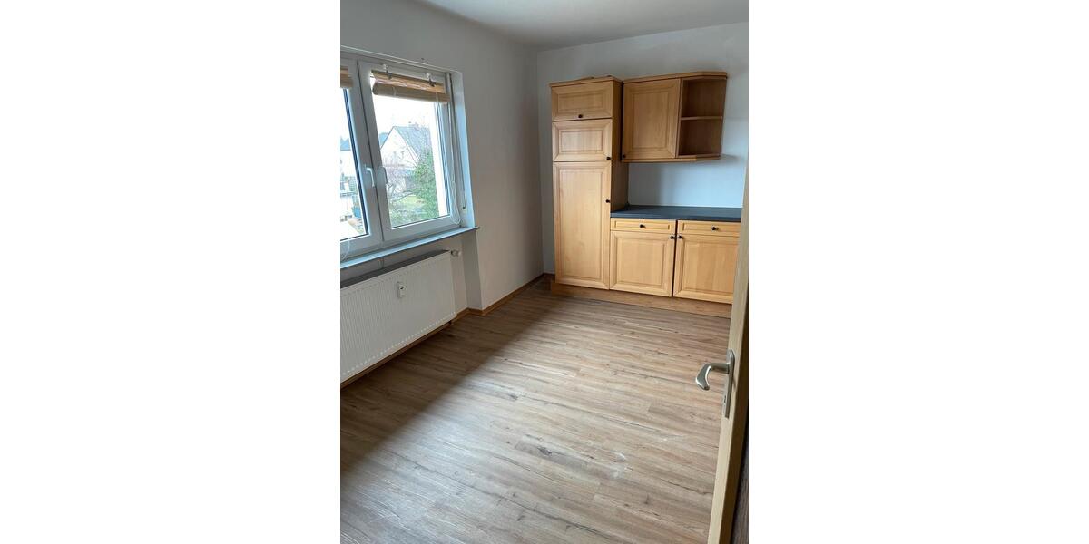 Etagenwohnung Altenstadt an der Waldnaab - 3 Zimmer, 78 m&sup2;, 700&euro; | Angebot:25170485