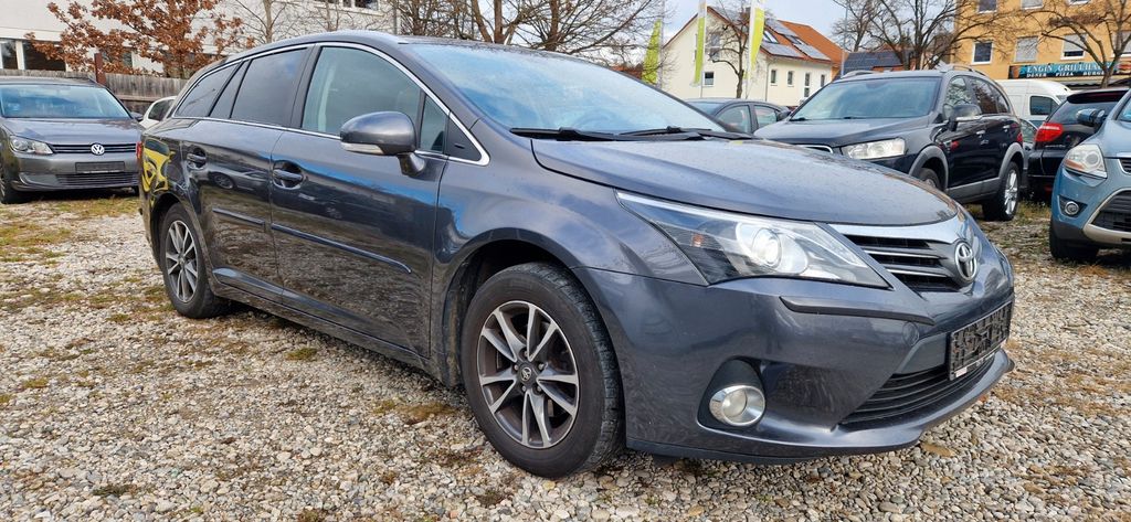 Toyota Avensis 246.760 km 6.199 &euro; Fürstenfeldbruck 82256