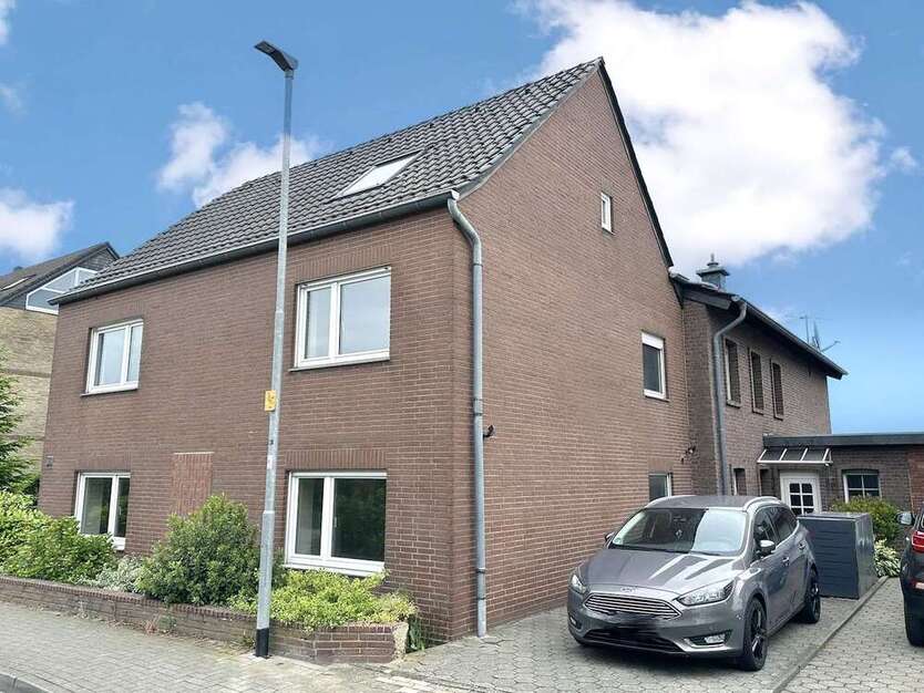 Haus zum Kaufen in Kaarst 849.000 € 281.47 m²