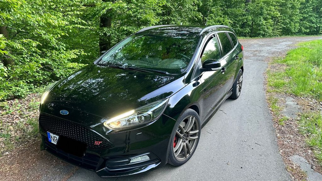 Ford Focus 95.000 km 17.300 &euro; Hausen 53547