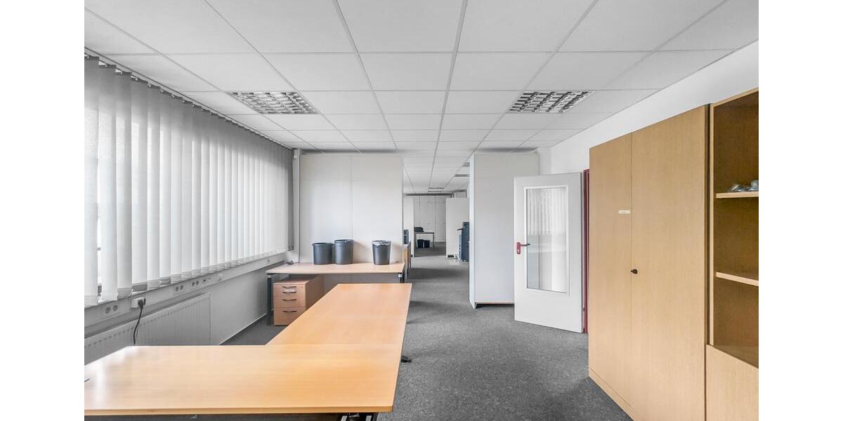 67,2 m2 | Büro- Praxisflächen im Erdgeschoss | Stellplätze | Räume veränderbar zimmer