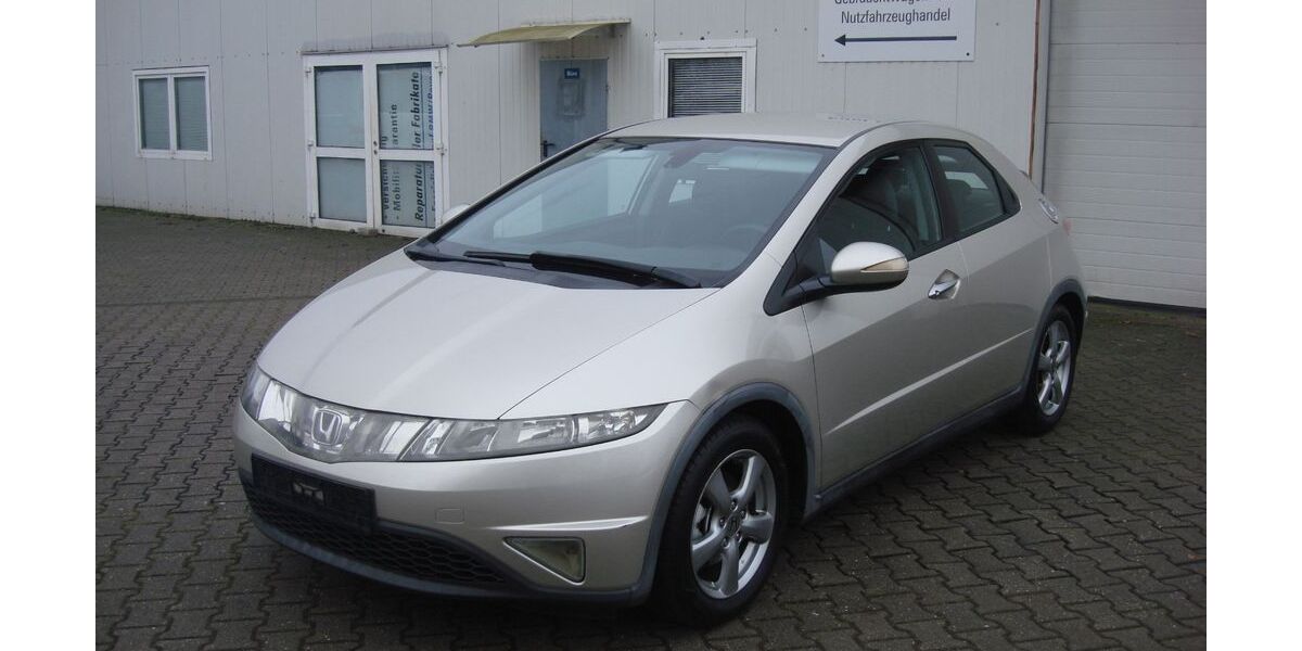 Honda Civic 122.000 km 4.950 &euro; Halle ( Saale ) 06116