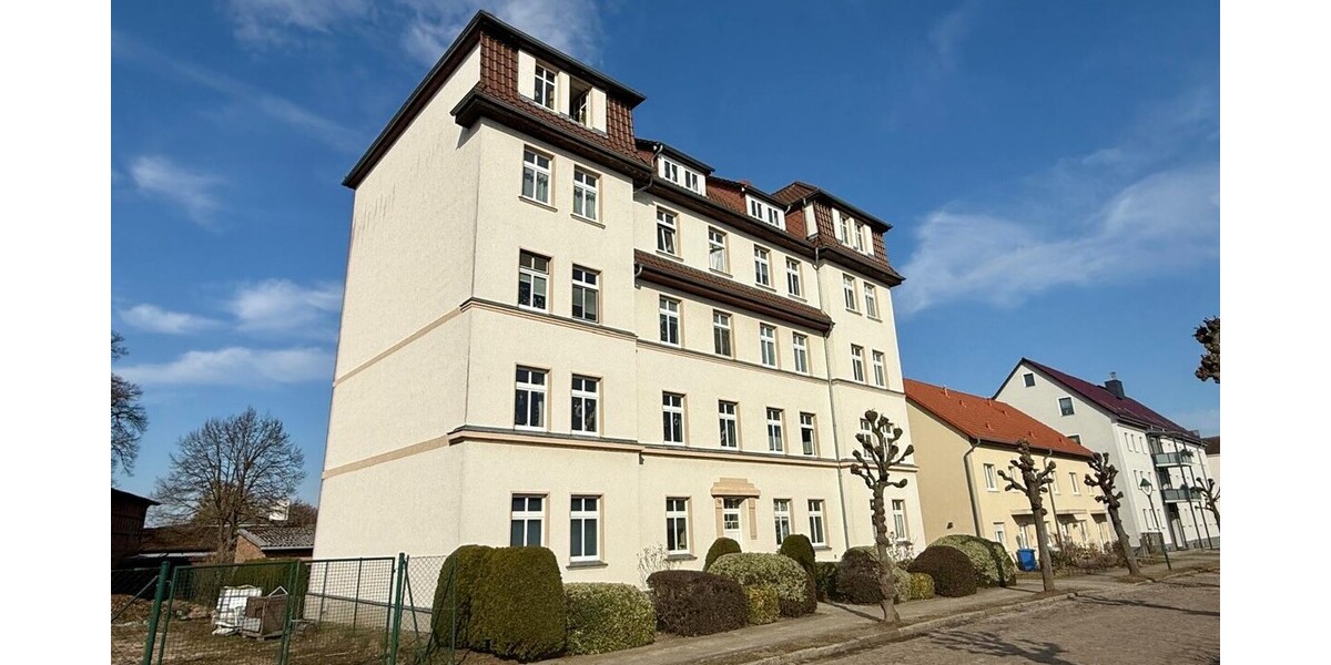 HORN IMMOBILIEN++RESERVIERT! Neustrelitz, vermietetes MFH mit 10 Wohneinheiten, Stellplätzen und Keller - Mehrfamilienhaus, Wohnhaus Neustrelitz | Angebot:25571441