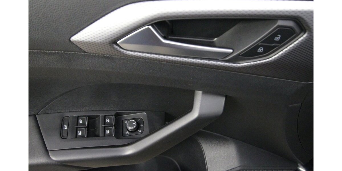 VW T-Cross TSI OPF Active LED+NAVI+KAMERA+ACC 41.681 km 18.900 &euro; Hagenow 19230