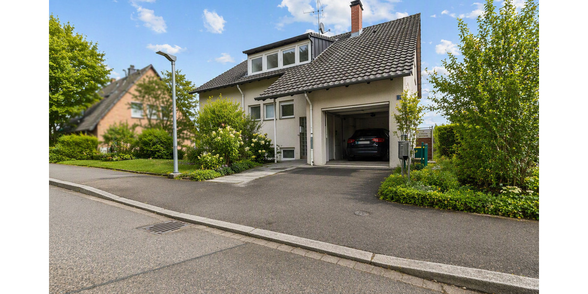 Einfamilienhaus Singen - 10 Zimmer, 293 m&sup2;, 765.000&euro; | Angebot:26981635