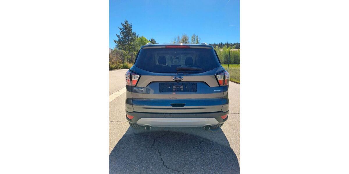 Ford Kuga 90.490 km 10.750 &euro; Burglengenfeld 93133