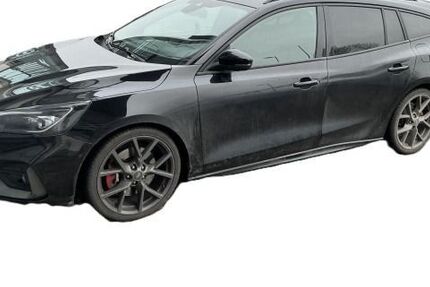 Ford Focus 42.123 km 27.890 &euro; Dresden 01169