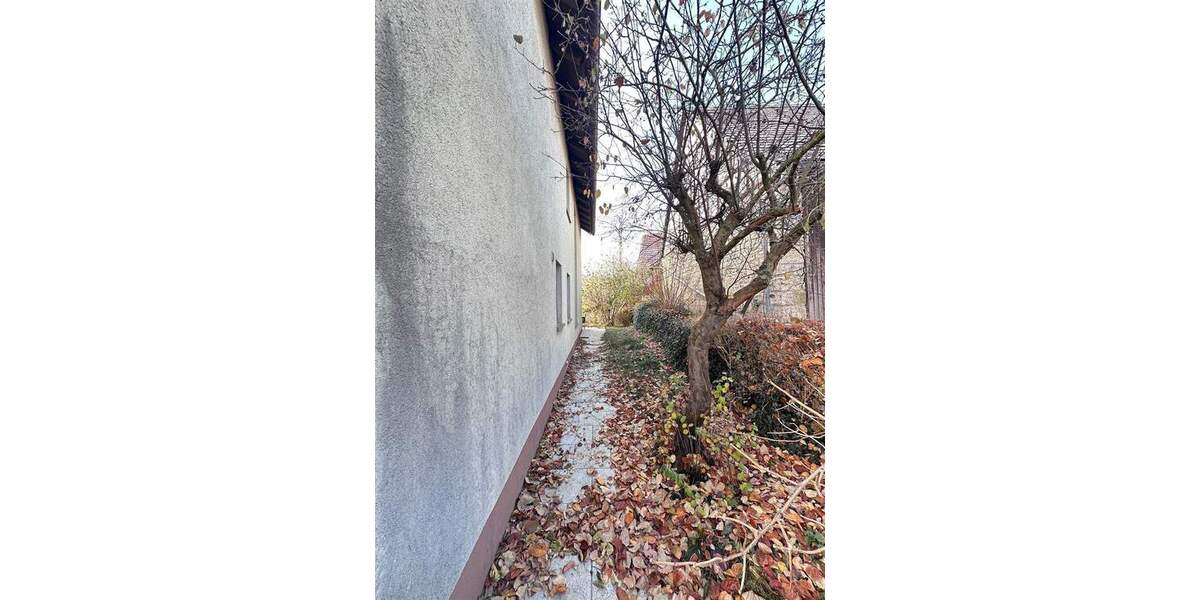 Mehrfamilienhaus, Wohnhaus Ippesheim Herrnberchtheim - 8 Zimmer, 189 m&sup2;, 285.000&euro; | Angebot:25772226