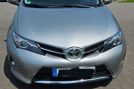 Toyota Auris 99.999 km 8.500 &euro; Bremen 28197